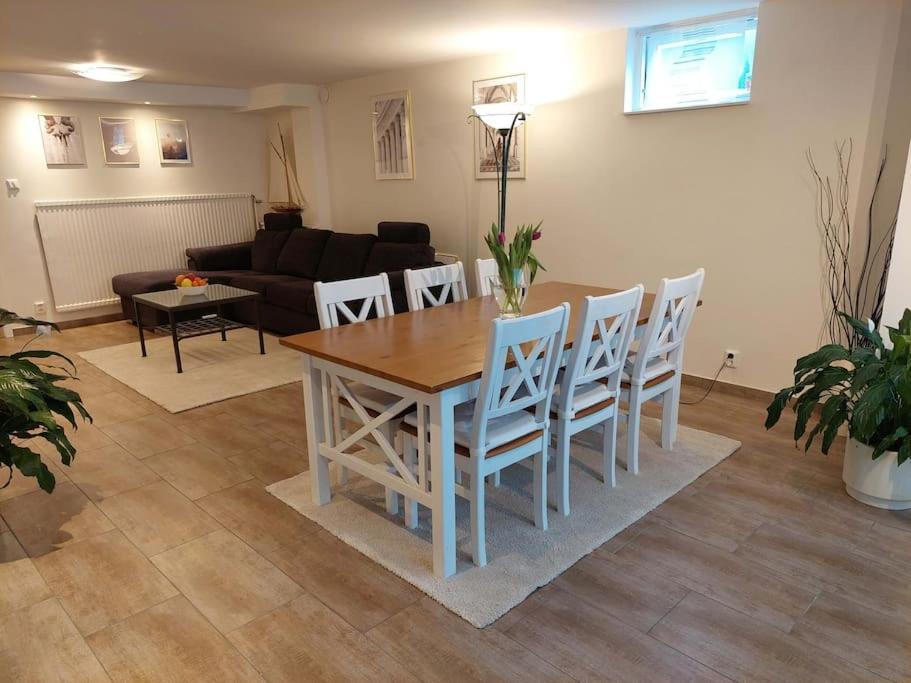 Apartamento Laegenhet Pa Landet Naera Stan Jonsered Exterior foto