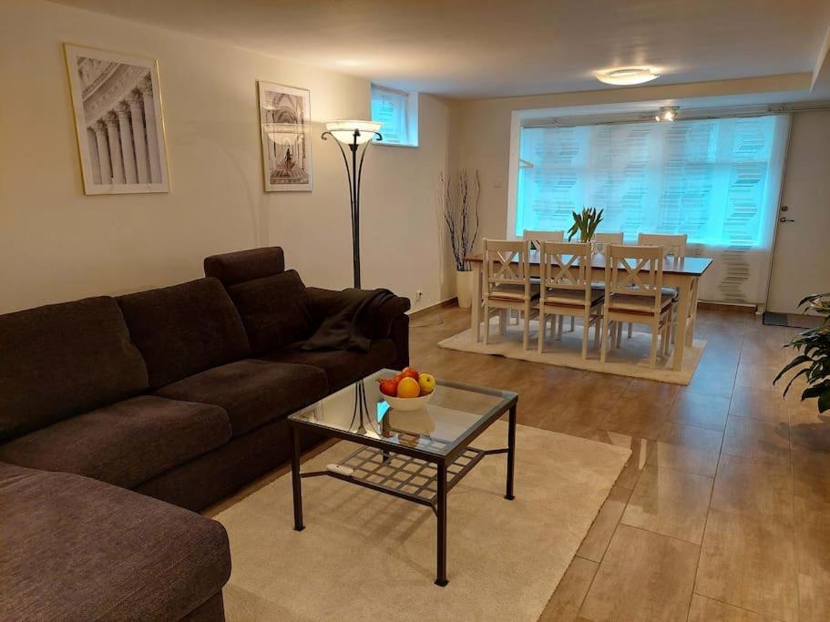 Apartamento Laegenhet Pa Landet Naera Stan Jonsered Exterior foto