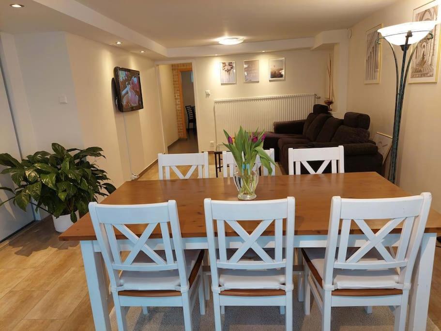 Apartamento Laegenhet Pa Landet Naera Stan Jonsered Exterior foto